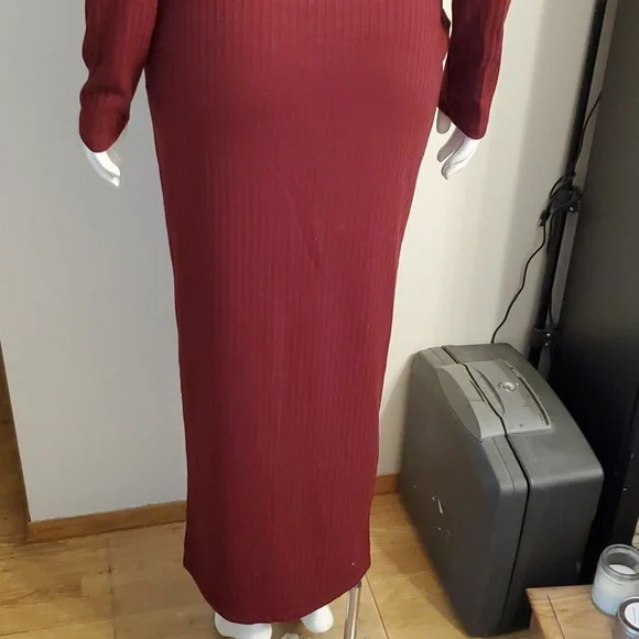 Long Fitted Dress - Picture 6 of 7